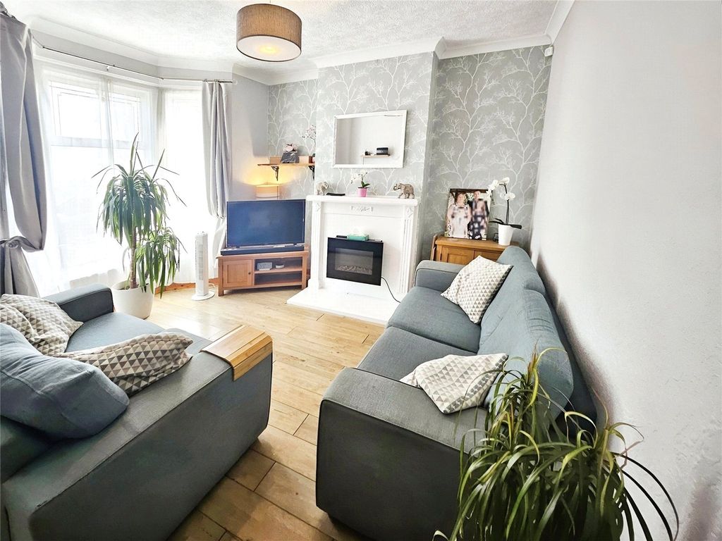 Property photo 2 of 11 Picture No. 10