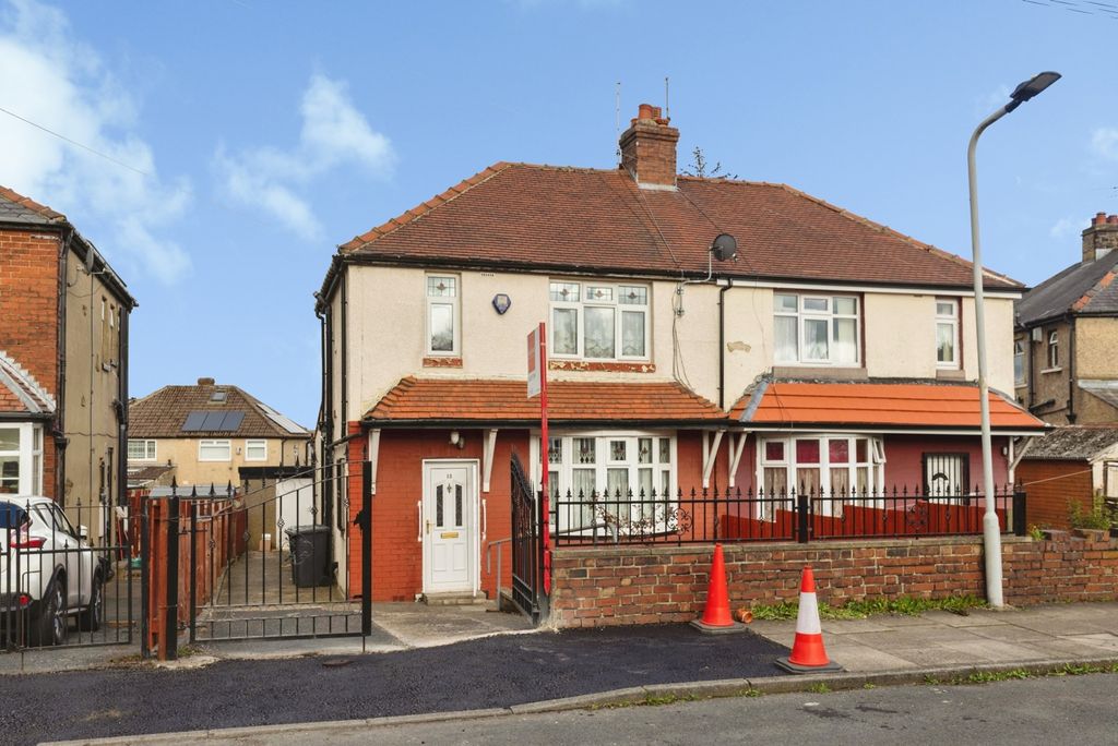 Property photo 1 of 20 Front