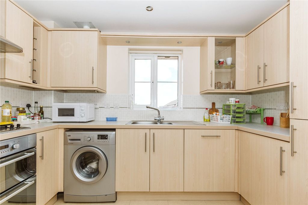 Property photo 2 of 11 Picture No. 24