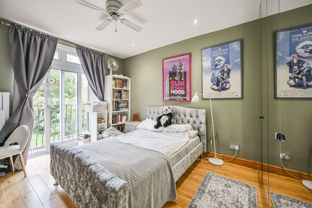 Property photo 1 of 28