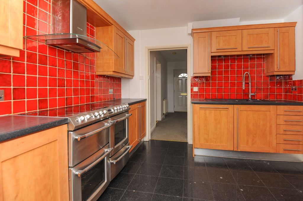 Property photo 2 of 29