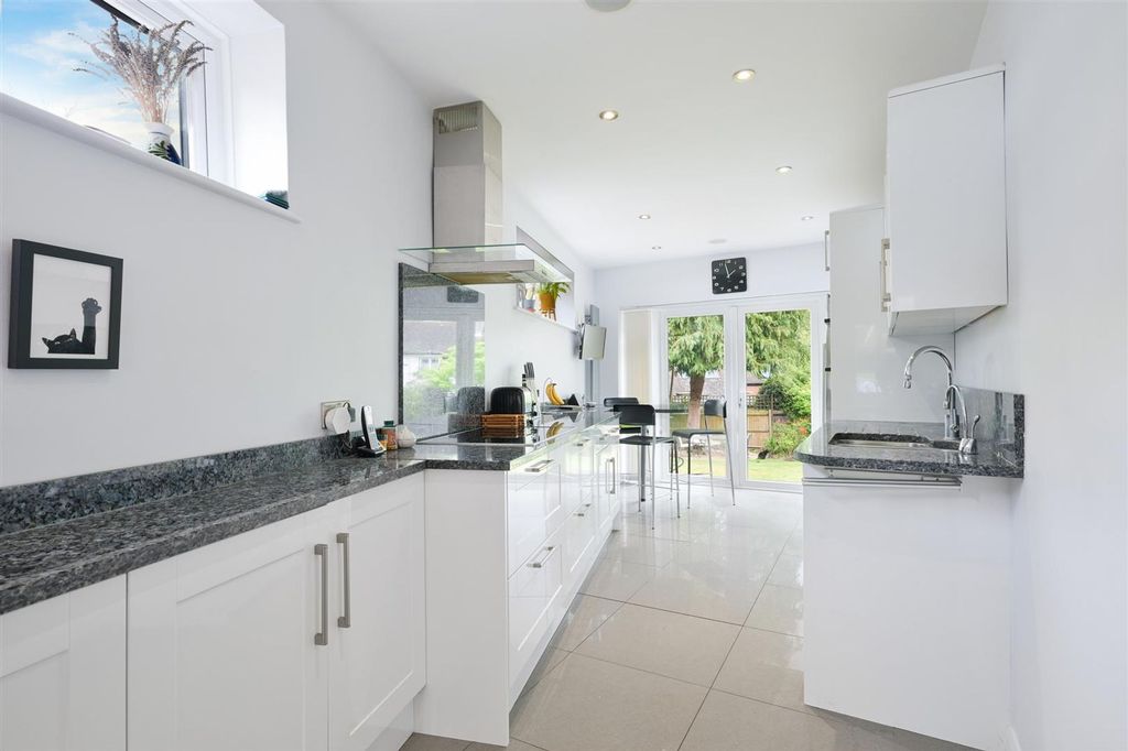 Property photo 3 of 31 The Ridings