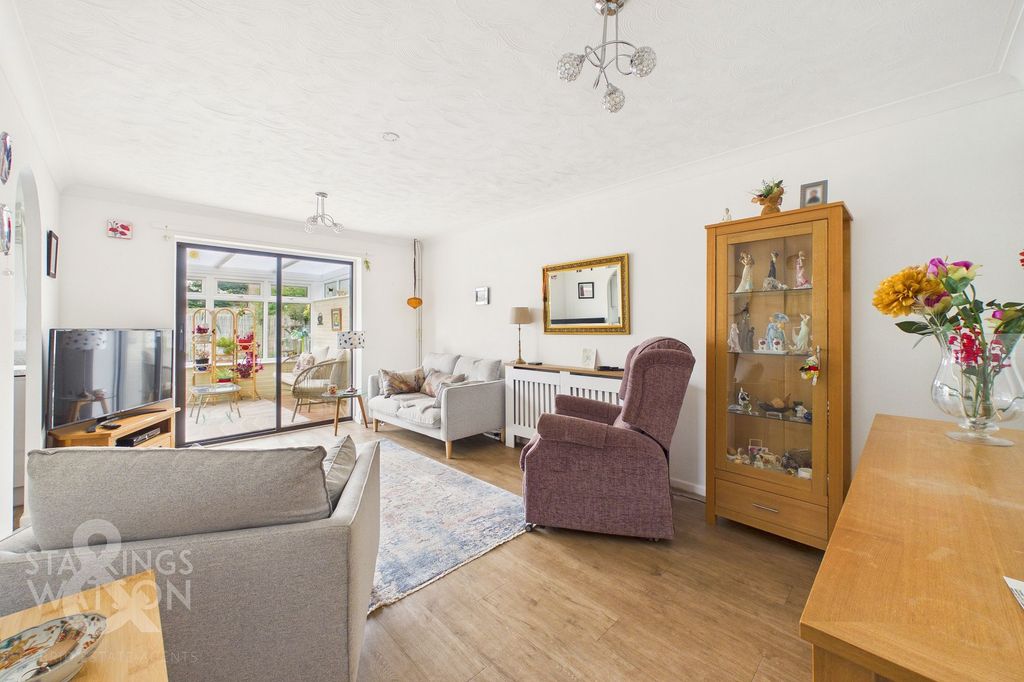 Property photo 2 of 21