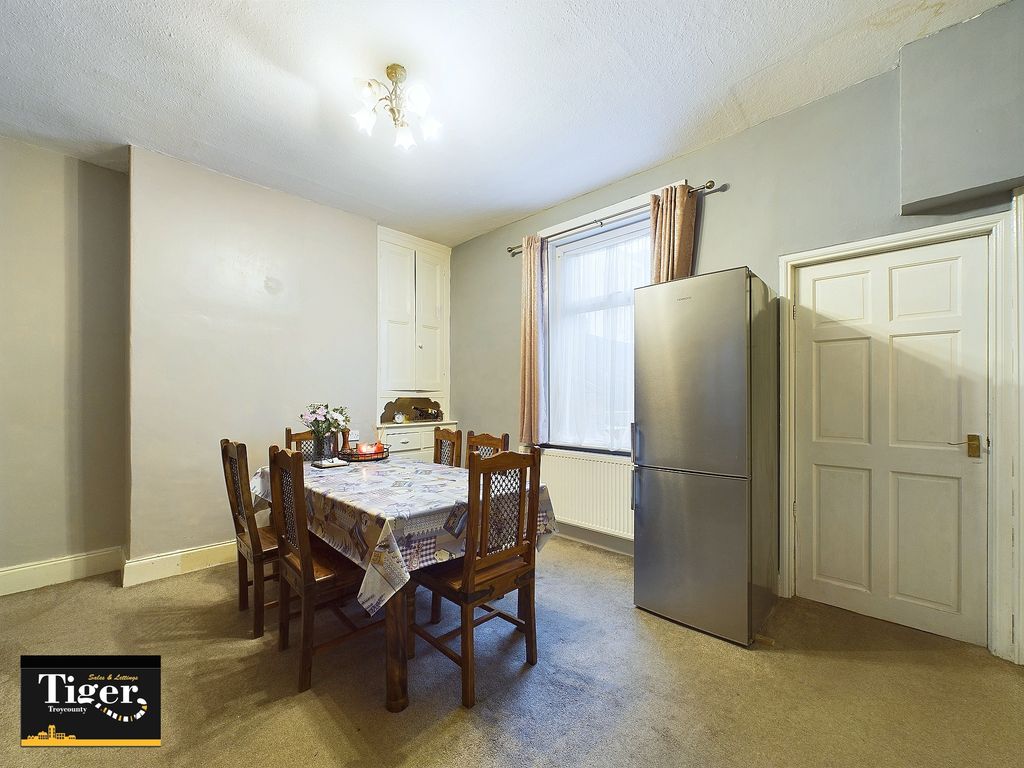 Property photo 3 of 14 Cam02176G0-Pr0483-Still009