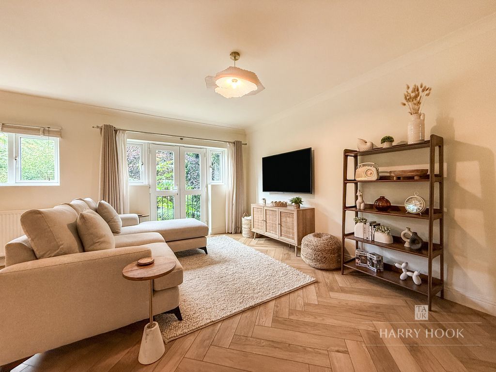 Property photo 3 of 24