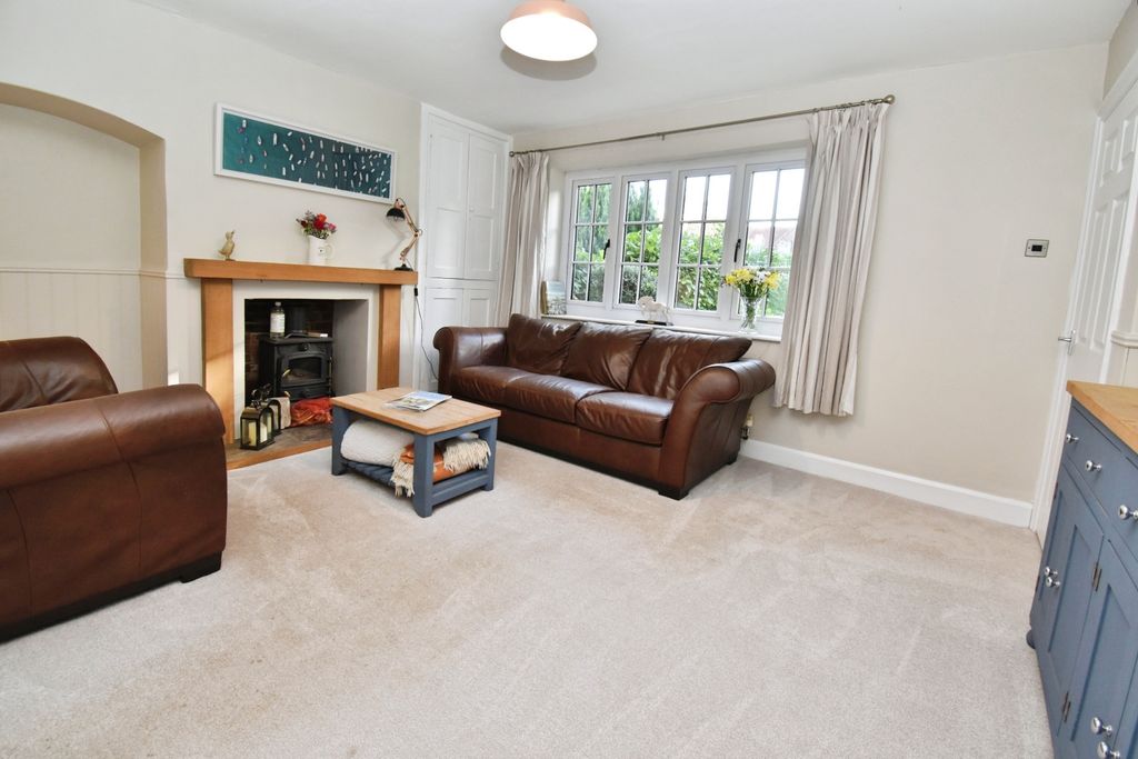 Property photo 2 of 17 Living Room