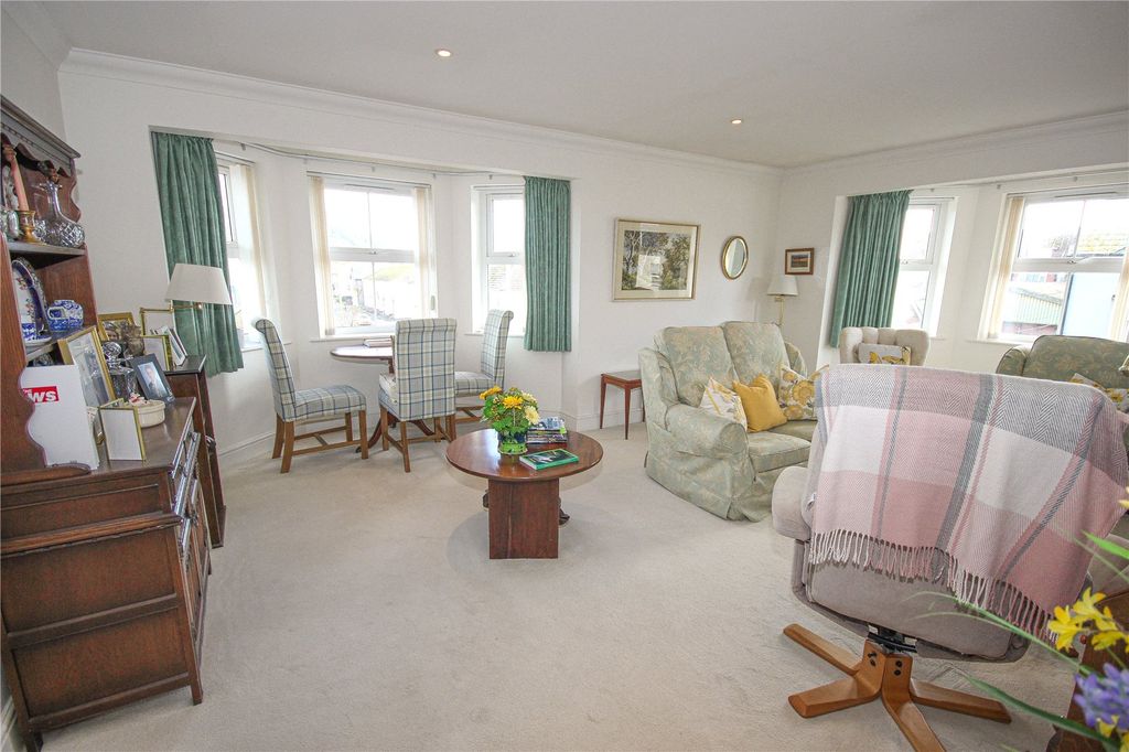 Property photo 2 of 12 Picture 2