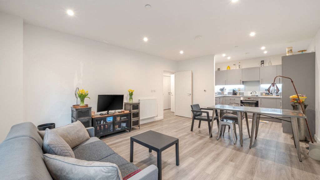 Property photo 1 of 20