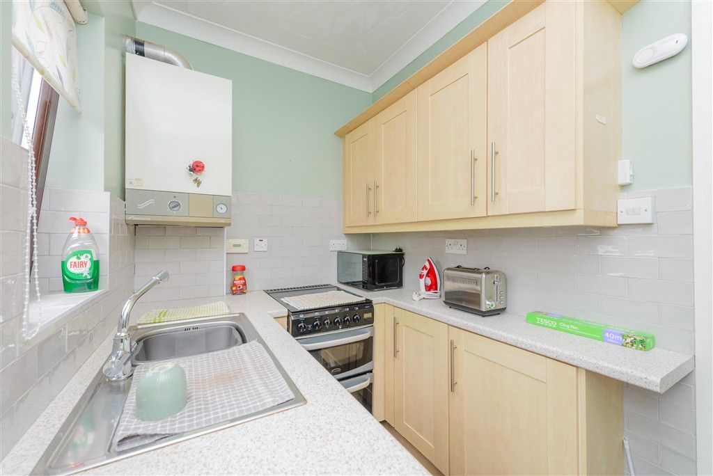 Property photo 3 of 7 Kitchen