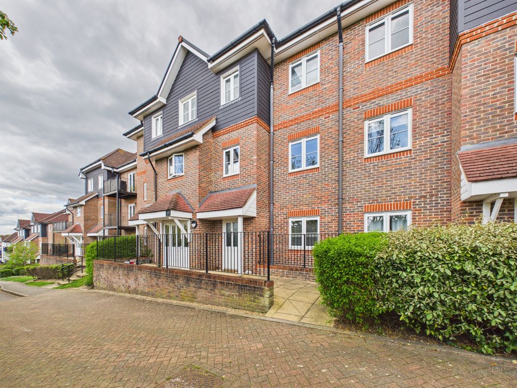 Property photo 1 of 11 Cam02119G0-Pr0577-Still011