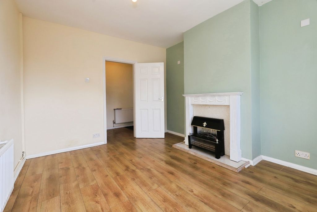 Property photo 3 of 14 Pbox-Img.Jpg
