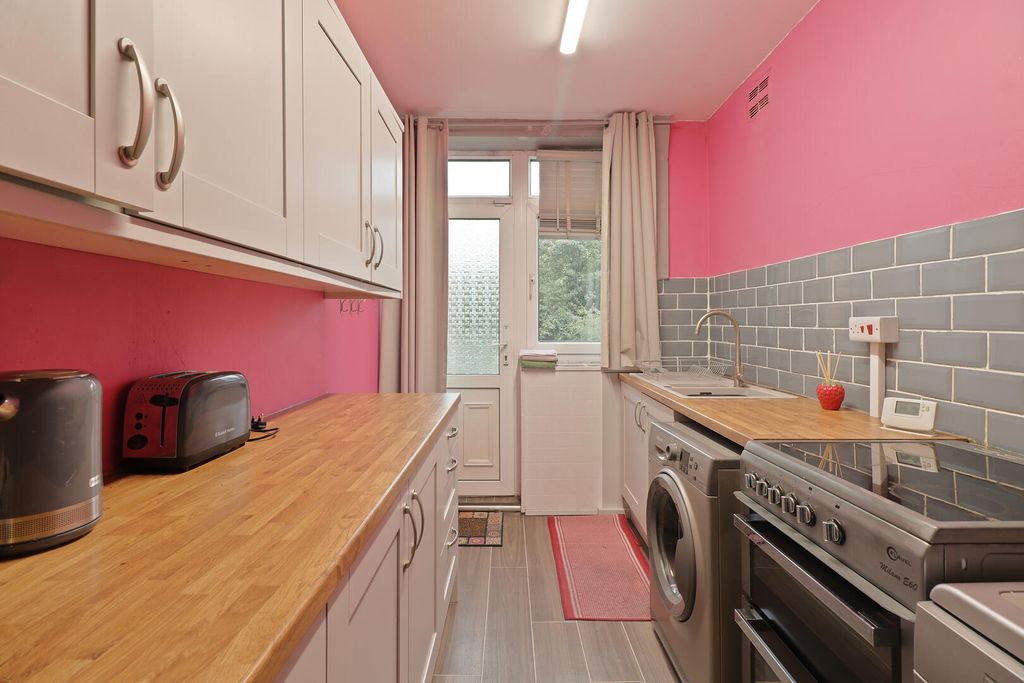 Property photo 3 of 20 Kitchen