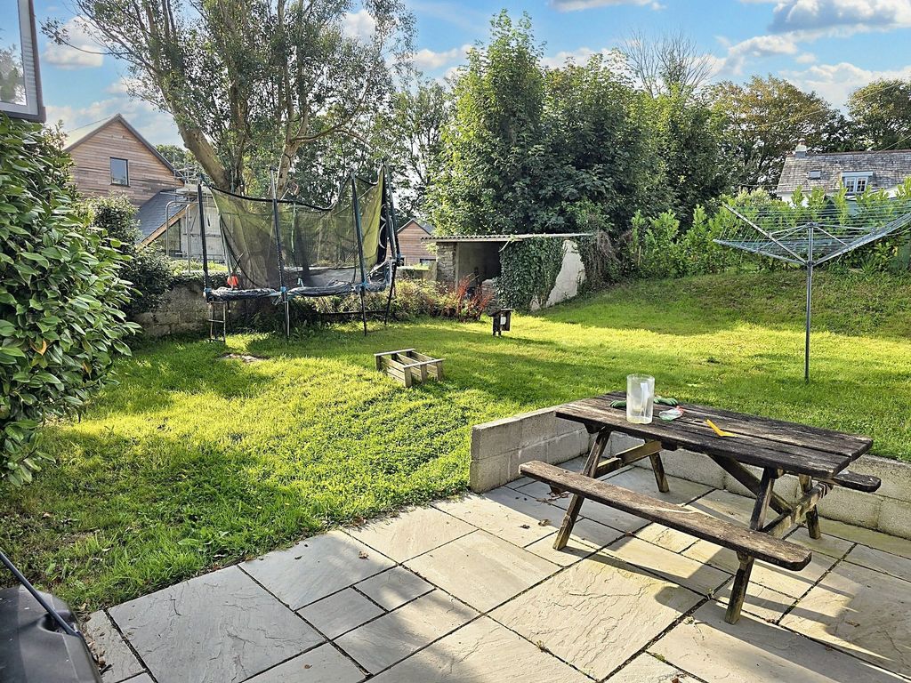 Property photo 2 of 17 Garden