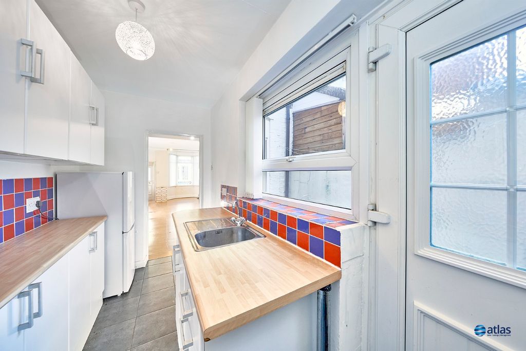 Property photo 3 of 13 Kitchen