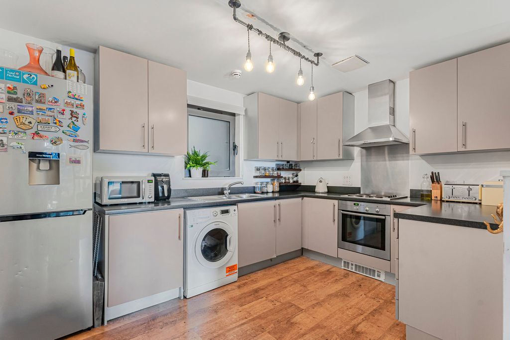 Property photo 2 of 18 Kitchen