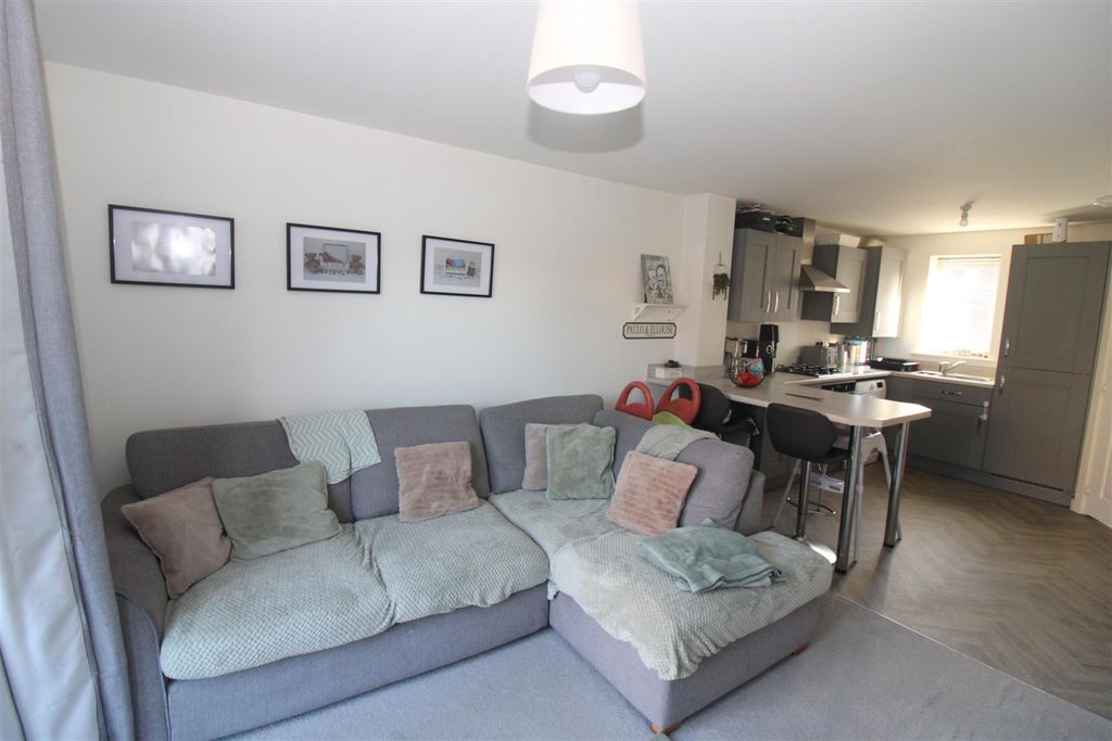 Property photo 3 of 12 Lounge And Fitted Kitchen