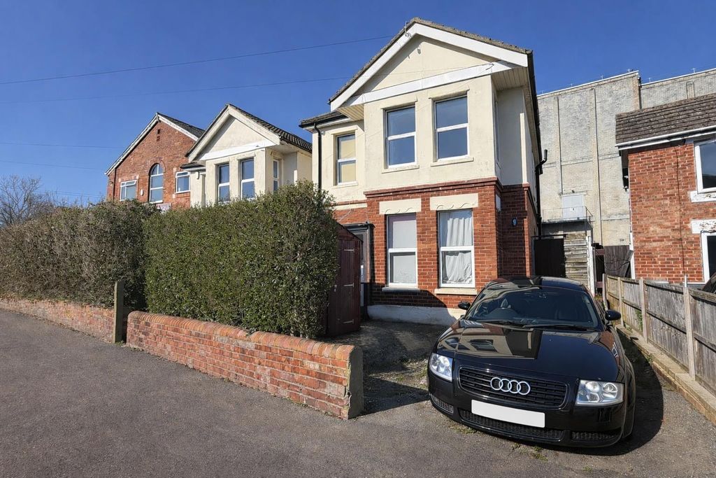 Property photo 1 of 9 Front.Png