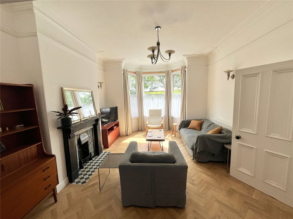 Property photo 2 of 13 Picture No. 36