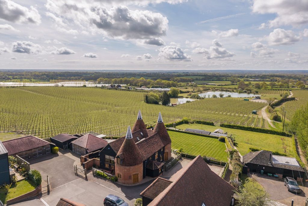 Property photo 2 of 17 1 Pancake Oast