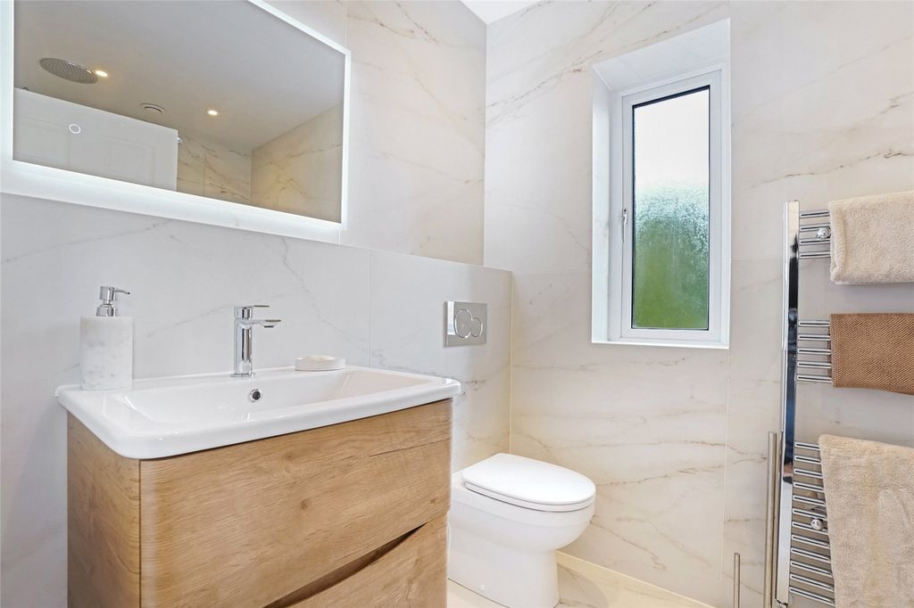 Property photo 3 of 21 Shower Room