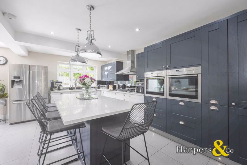 Property photo 3 of 37 Photo 19