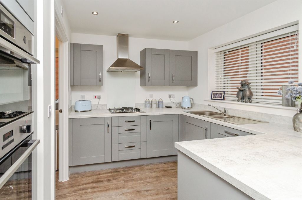 Property photo 3 of 17