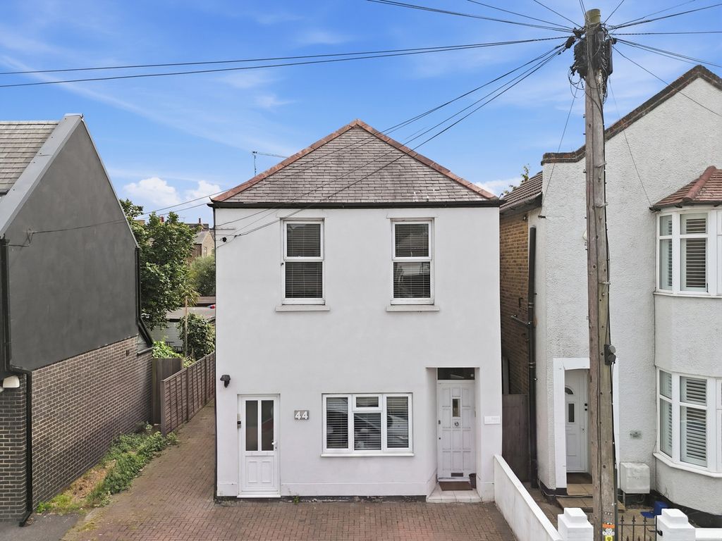Property photo 1 of 12
