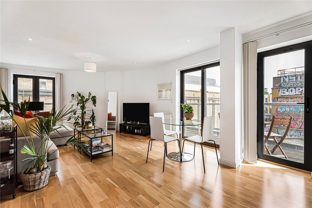 Property photo 1 of 19 Reception Room