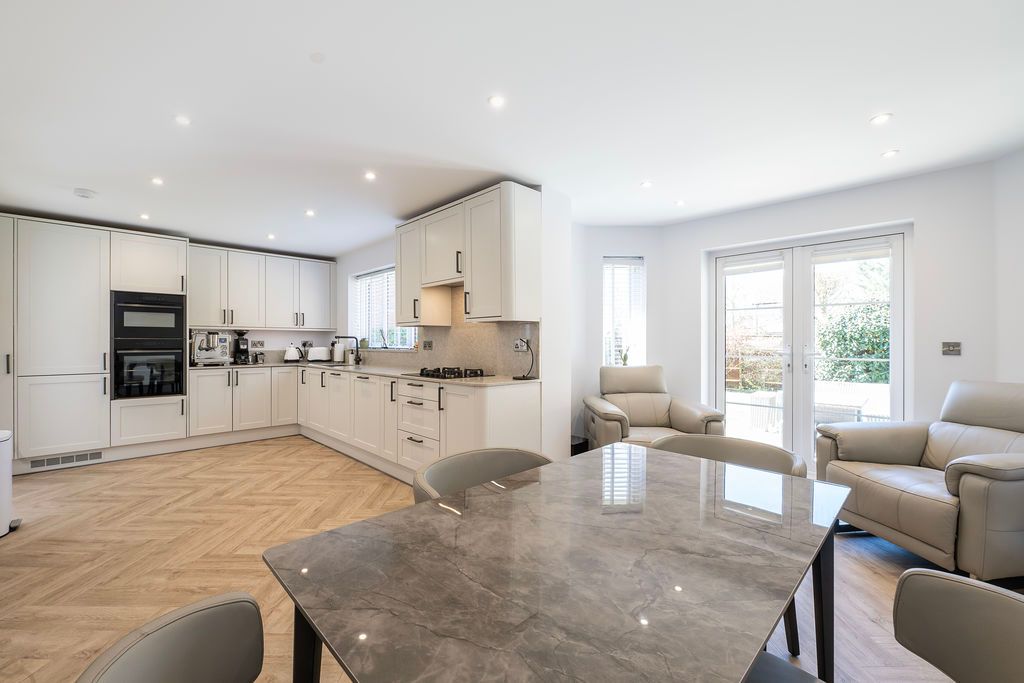 Property photo 3 of 26 Photo 16