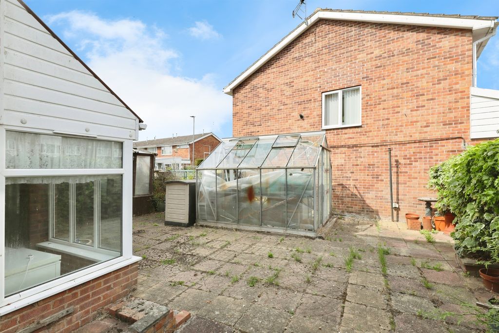 Property photo 2 of 16