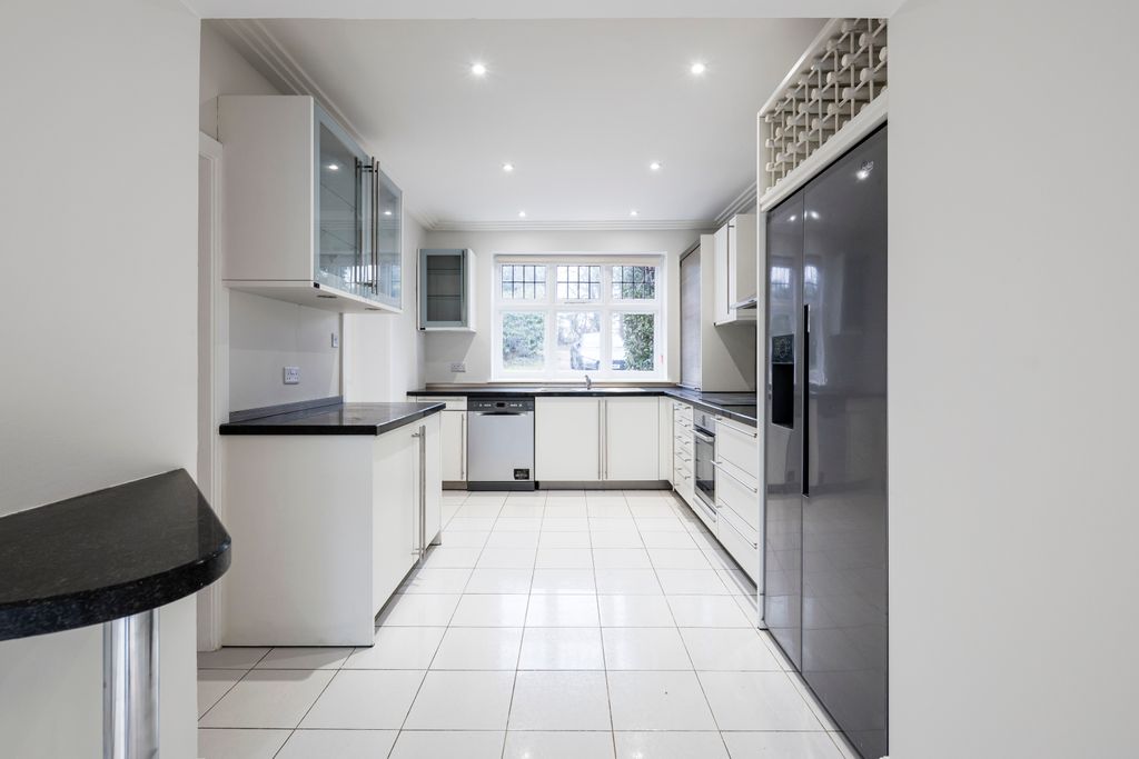 Property photo 1 of 26