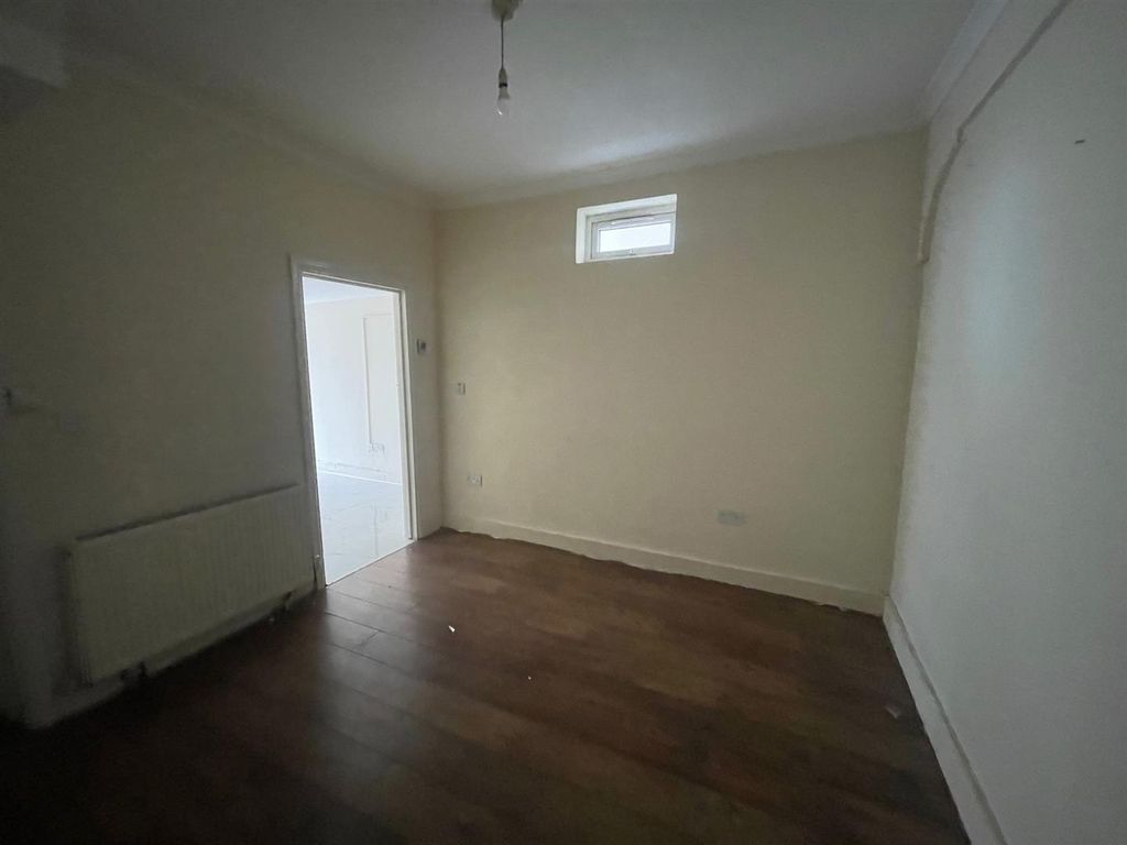 Property photo 3 of 13 Img_5996.Jpg