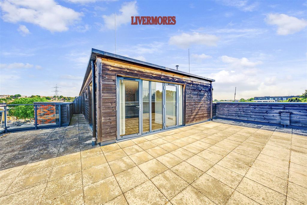 Property photo 2 of 12 Private Terrace