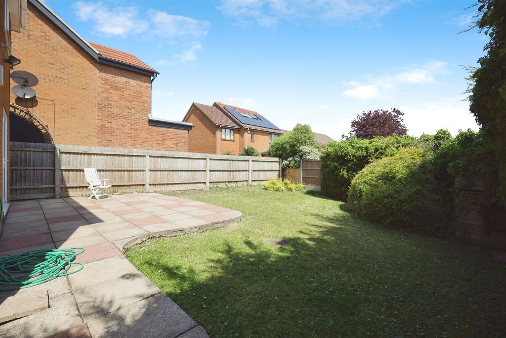 Property photo 2 of 17