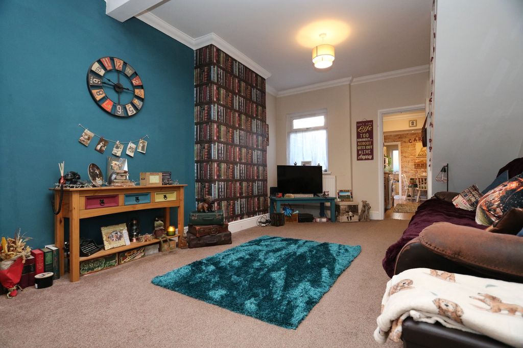 Property photo 2 of 18