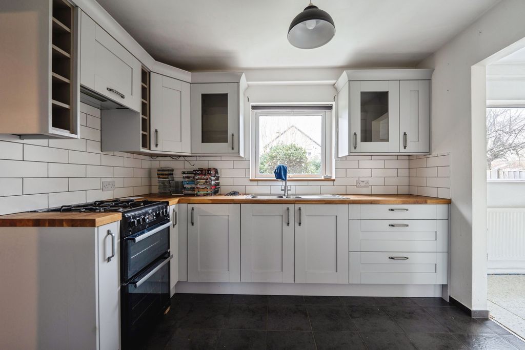 Property photo 2 of 15 Kitchen