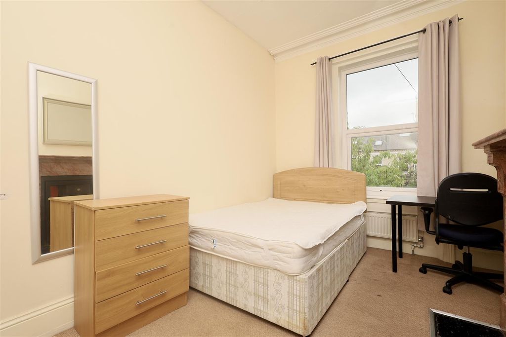 5 bed shared accommodation to rentLarkspur Terrace, Jesmond, Newcastle Upon Tyne NE2 photo 5
