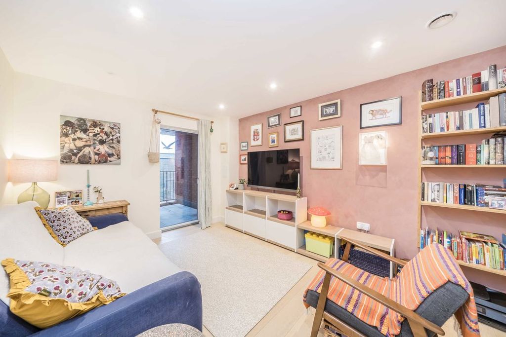 Property photo 2 of 10