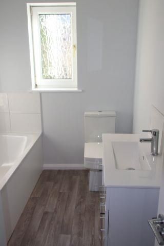 Property photo 2 of 7 Bathroom
