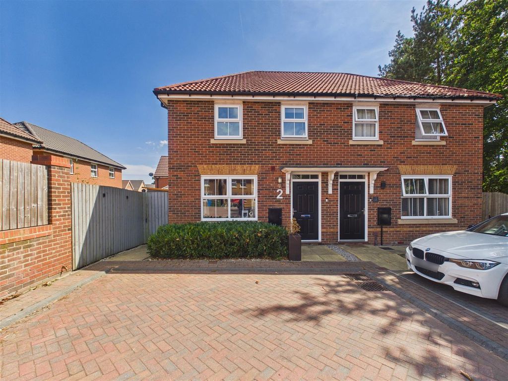 Property photo 1 of 13 Cam05451G0-Pr0188-Still017.Jpg