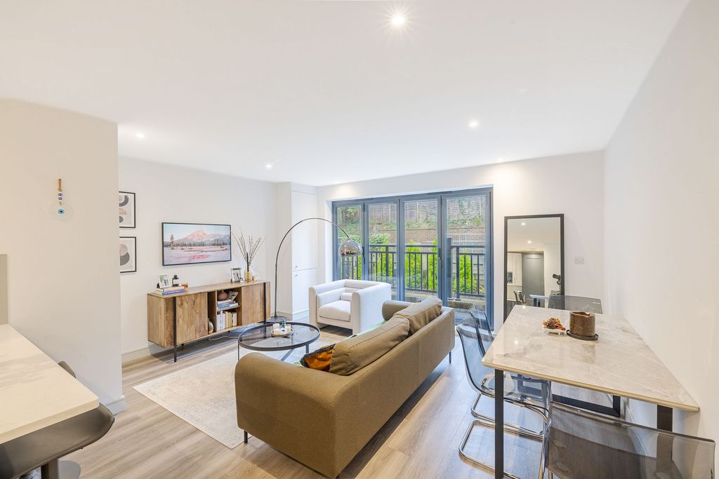 Property photo 3 of 13