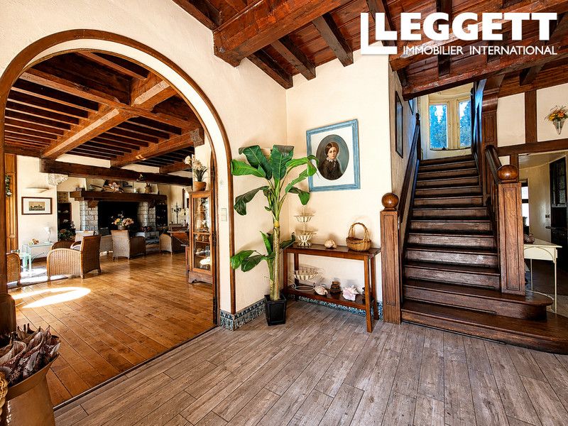 Property photo 1 of 10