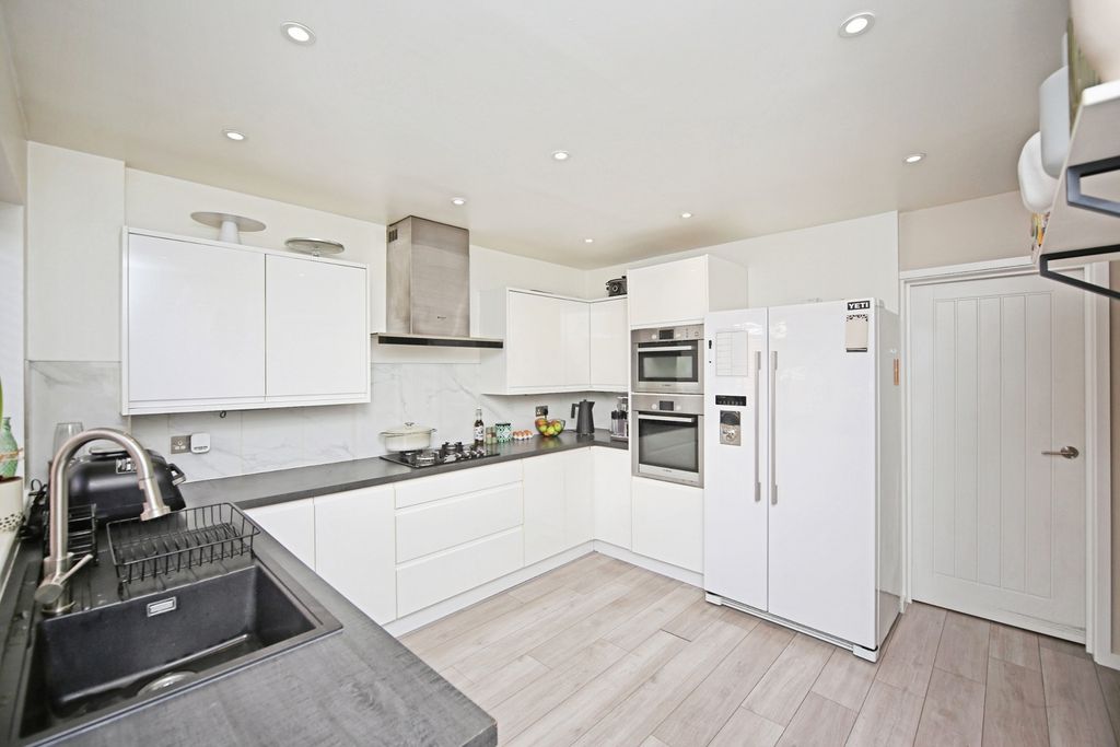 Property photo 3 of 22 Pbox-Img.Jpg