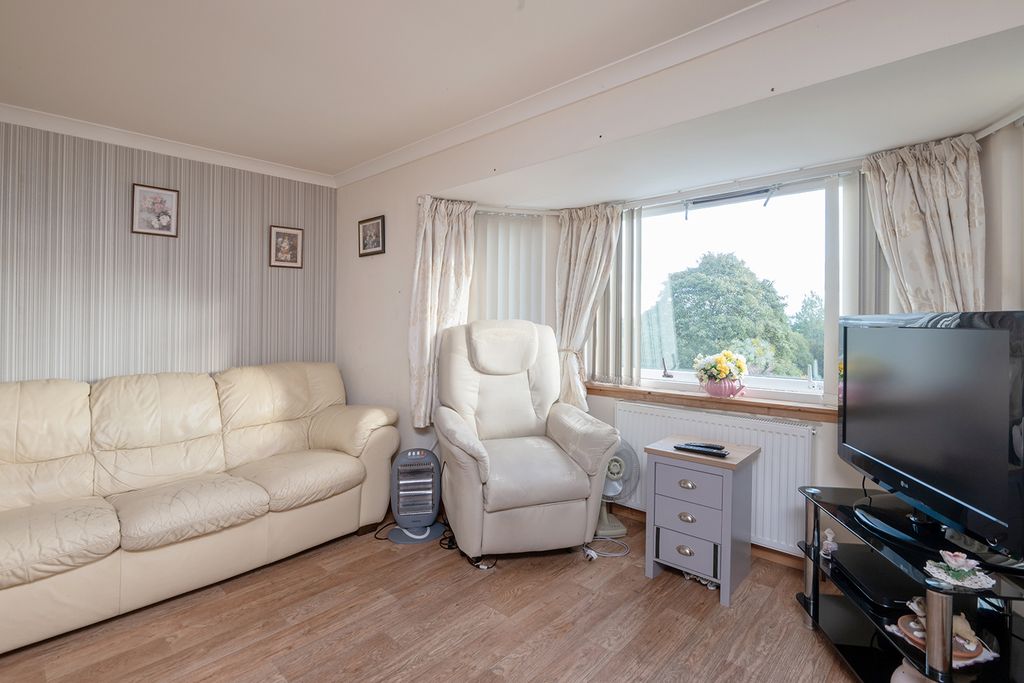 Property photo 2 of 30