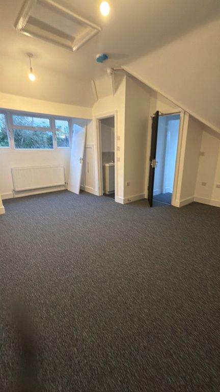 Property photo 2 of 5 Room