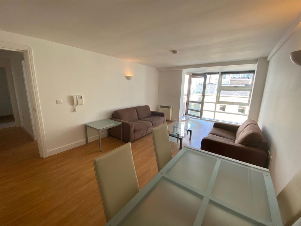 Property photo 2 of 12