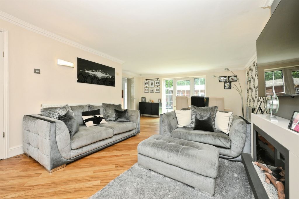 Property photo 3 of 16