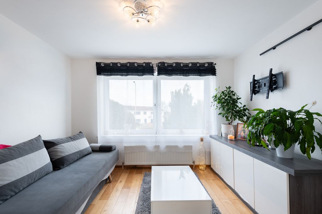 Property photo 3 of 21