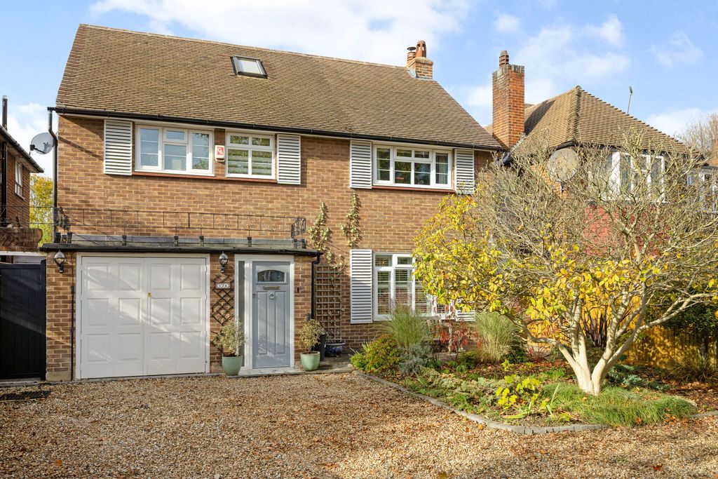 Property photo 1 of 31