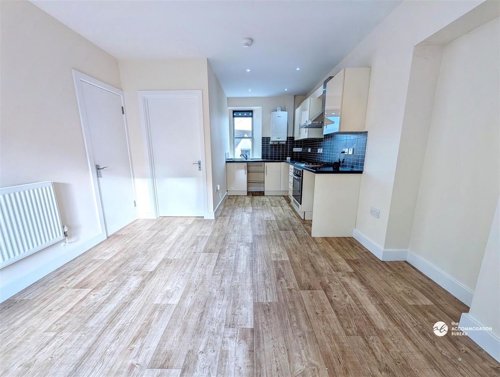 Property photo 2 of 11 Livig Area